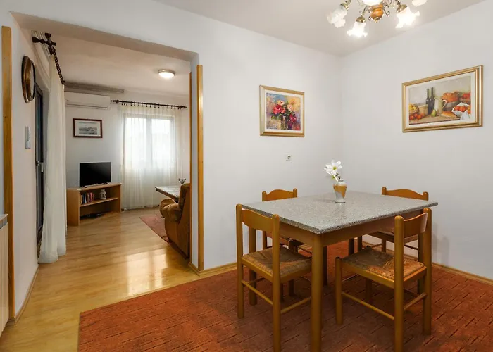 1 Bedroom Stunning In * Poreč