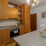 Lovely In With Wifi Apartman