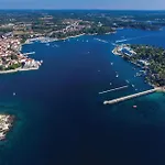 Apartman Lovely In With Wifi Porec