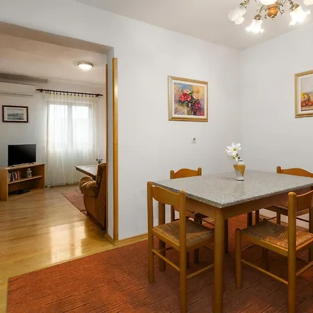 1 Bedroom Stunning In * Porec