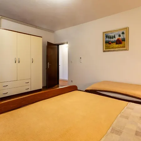 1 Bedroom Stunning In דירה *