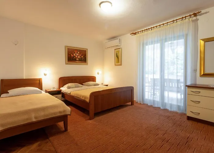 1 Bedroom Stunning In דירה